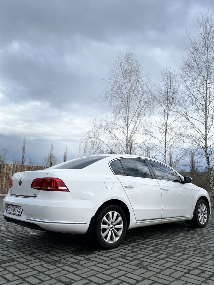 VOLKSWAGEN Passat  2012р., Автомат