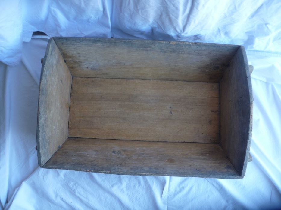 ANTIGUIDADES Masseira em madeira anos 50-60 enxoval da avó de 35 -180€