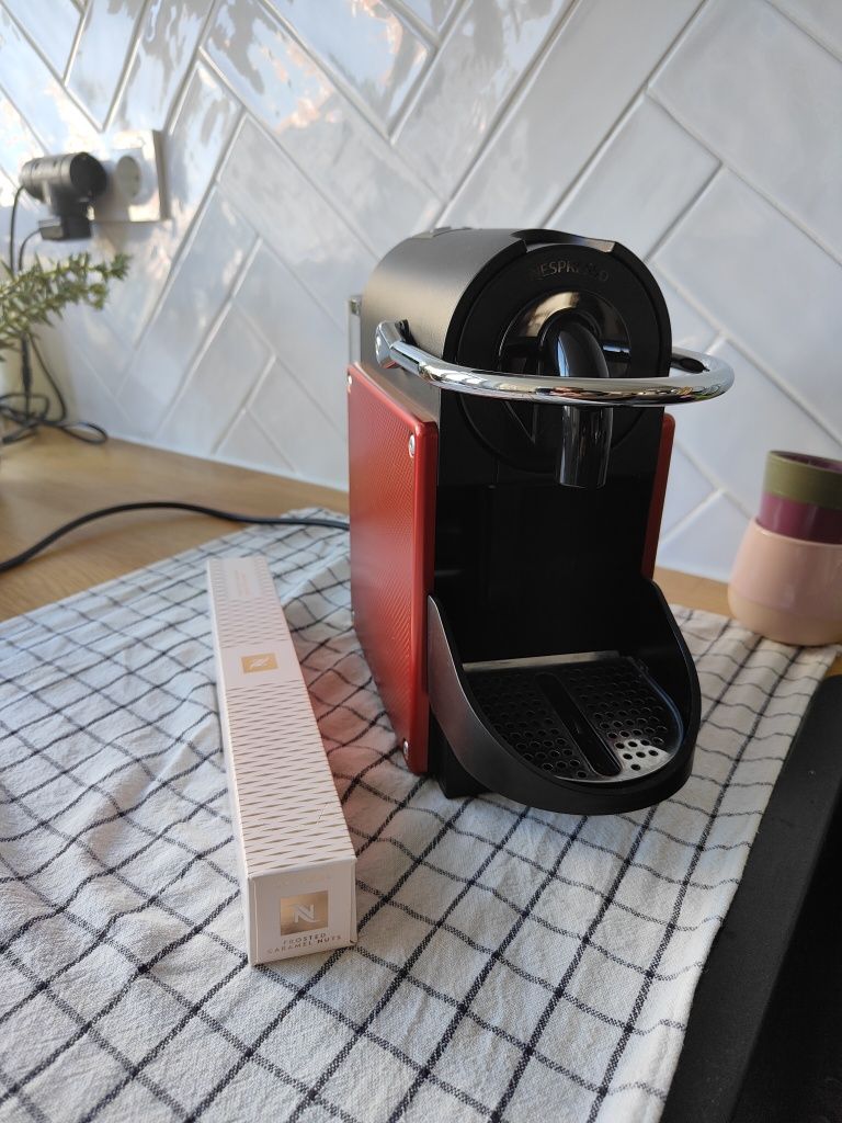 Maquina de café NESPRESSO D61