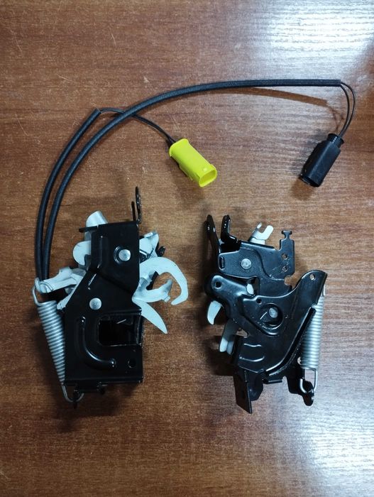 BMW 5 G30 G32 G15 замок капоту піротехнічний 51237347410 51237347409