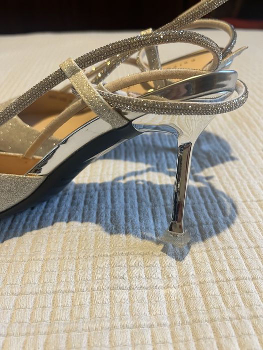 Sandália brilhante de cerimónia