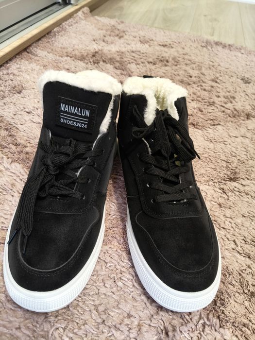 Продам нові ботинки