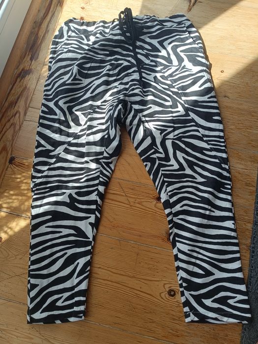Spodnie dresowe zebra XL