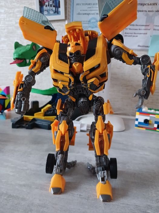 Трансформер Бамблби оригинал Hasbro