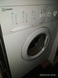 Індезіт-пральна машина