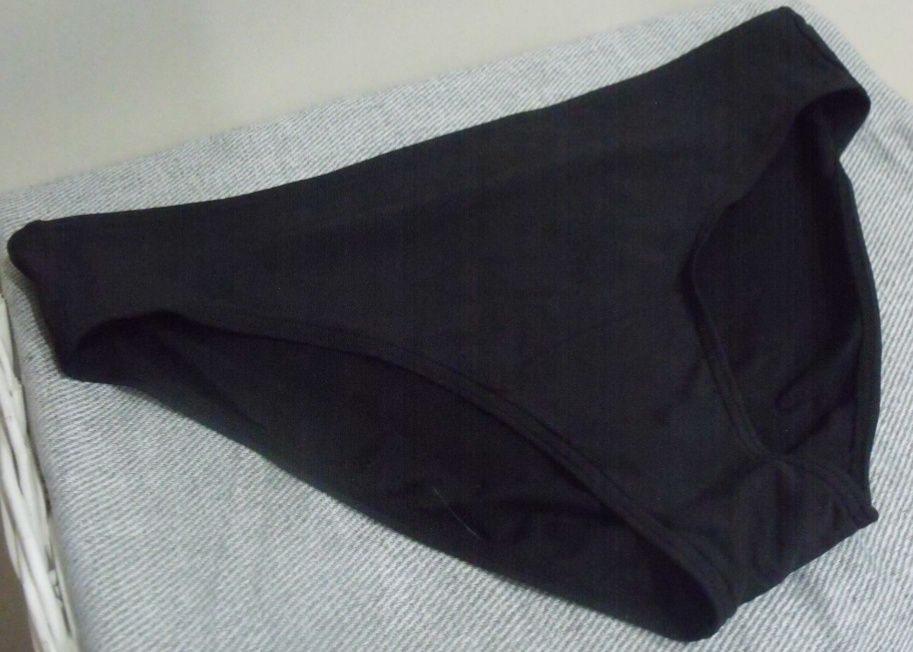 Dół od stroju kąpielowego bikini czarne nowe majtki rozmiar 42