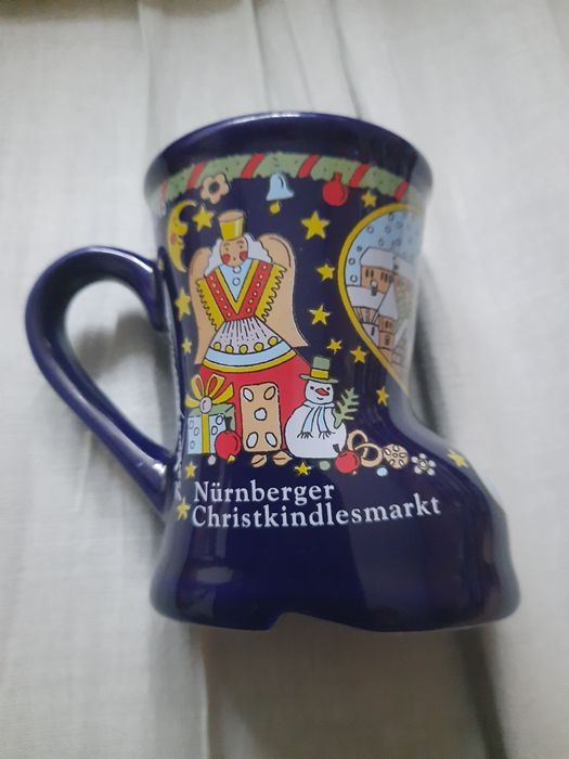 Kubek w kształcie buta do grzanego wina