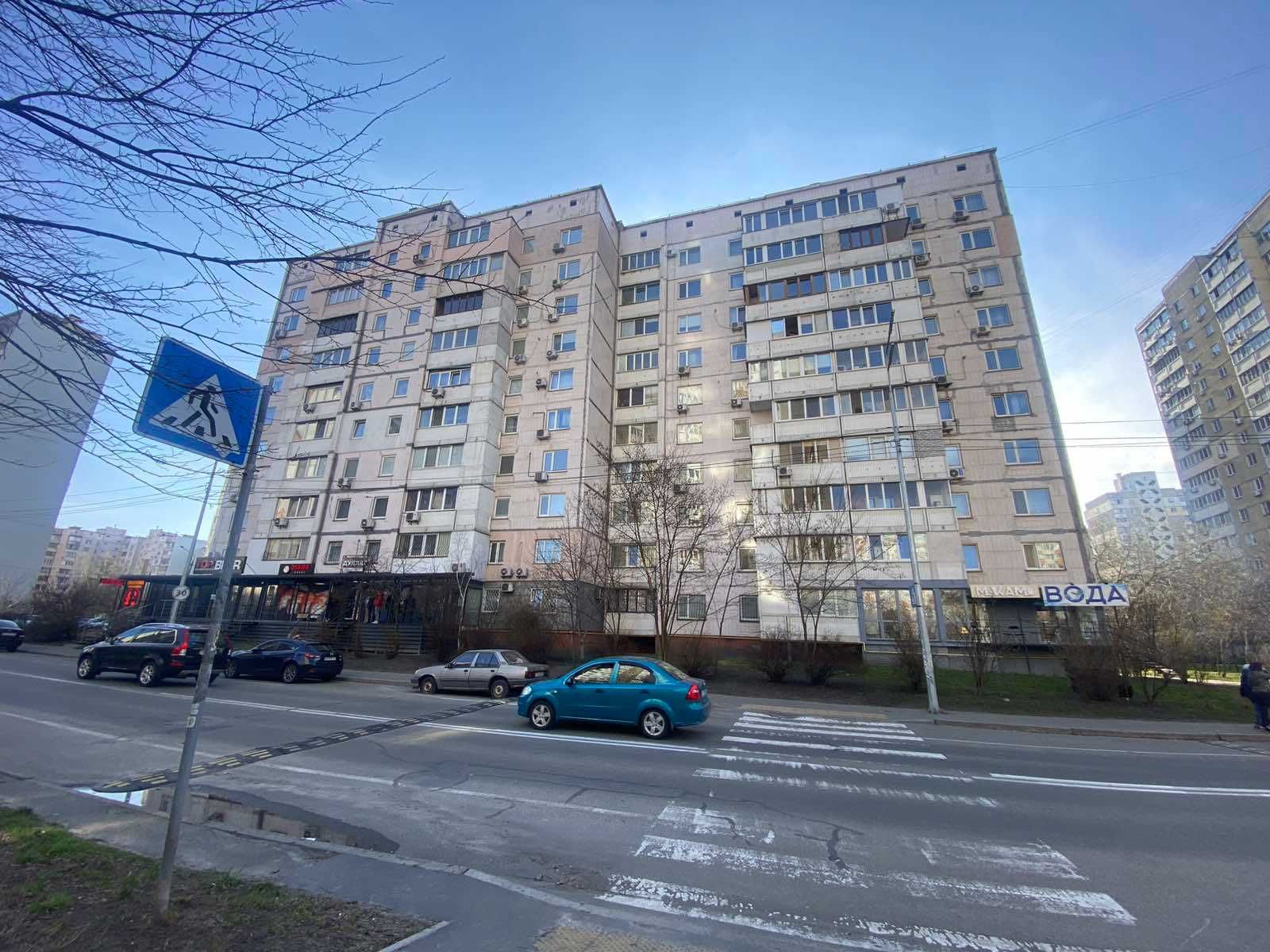 Продам фасадное помещение 62м.кв. ул. Урловская 5.