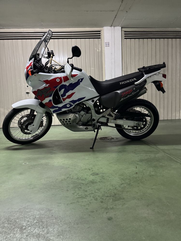 Honda Africa Twin XRV 750 RD07