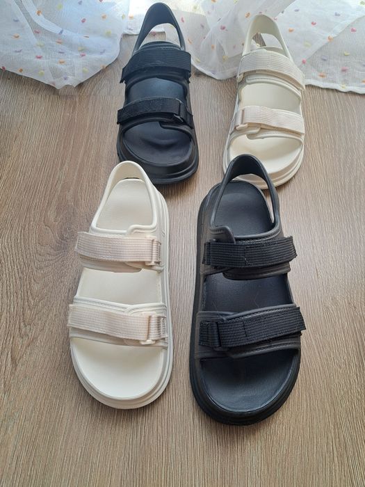 Босоніжки літні білі чорні