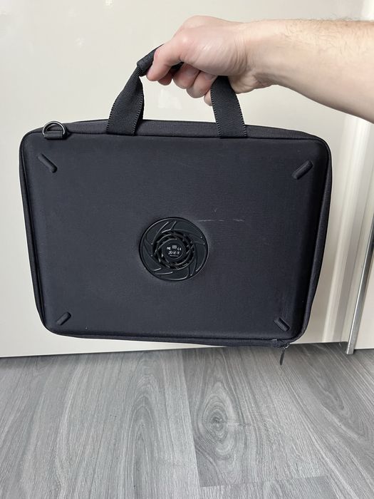 Сумка для ноутбука з охолодженням