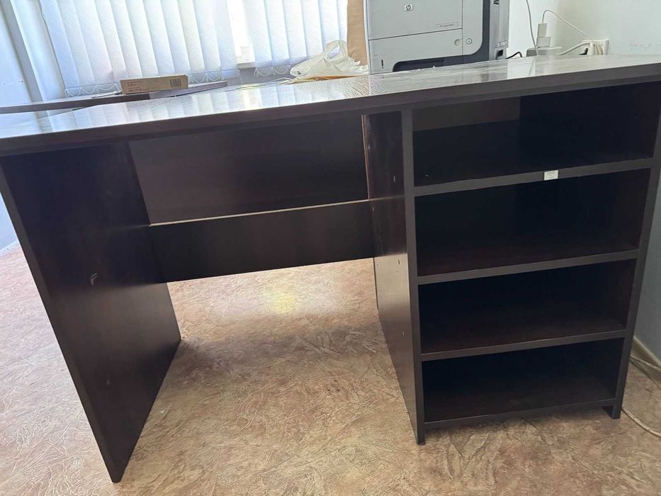 Стійка для лекал, шафа для лекал/одягу, директорський та офісні столи