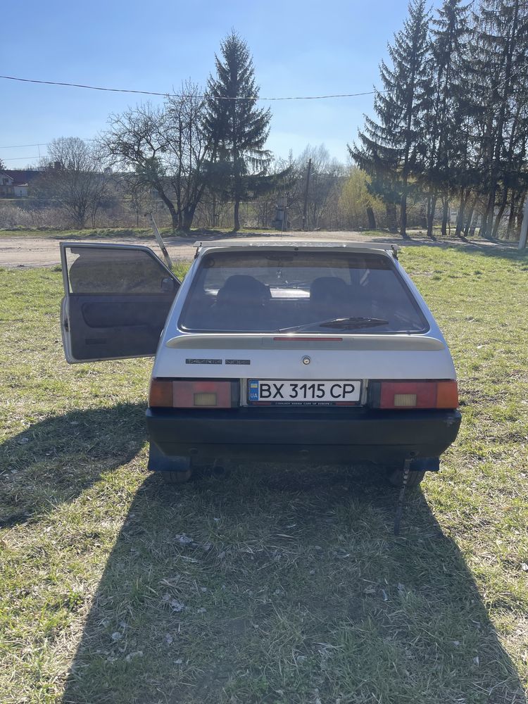 «Продам Таврію 2004 року.»