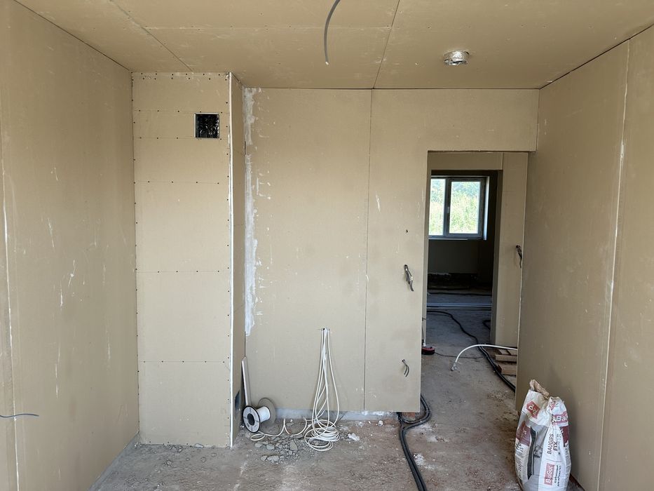 Продається затишний котедж в Кленовому гаю.