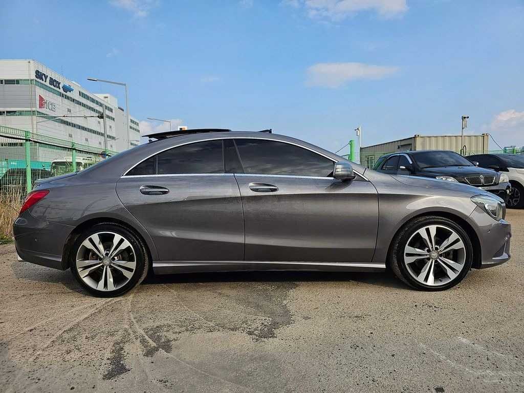 Mercedes Benz CLA