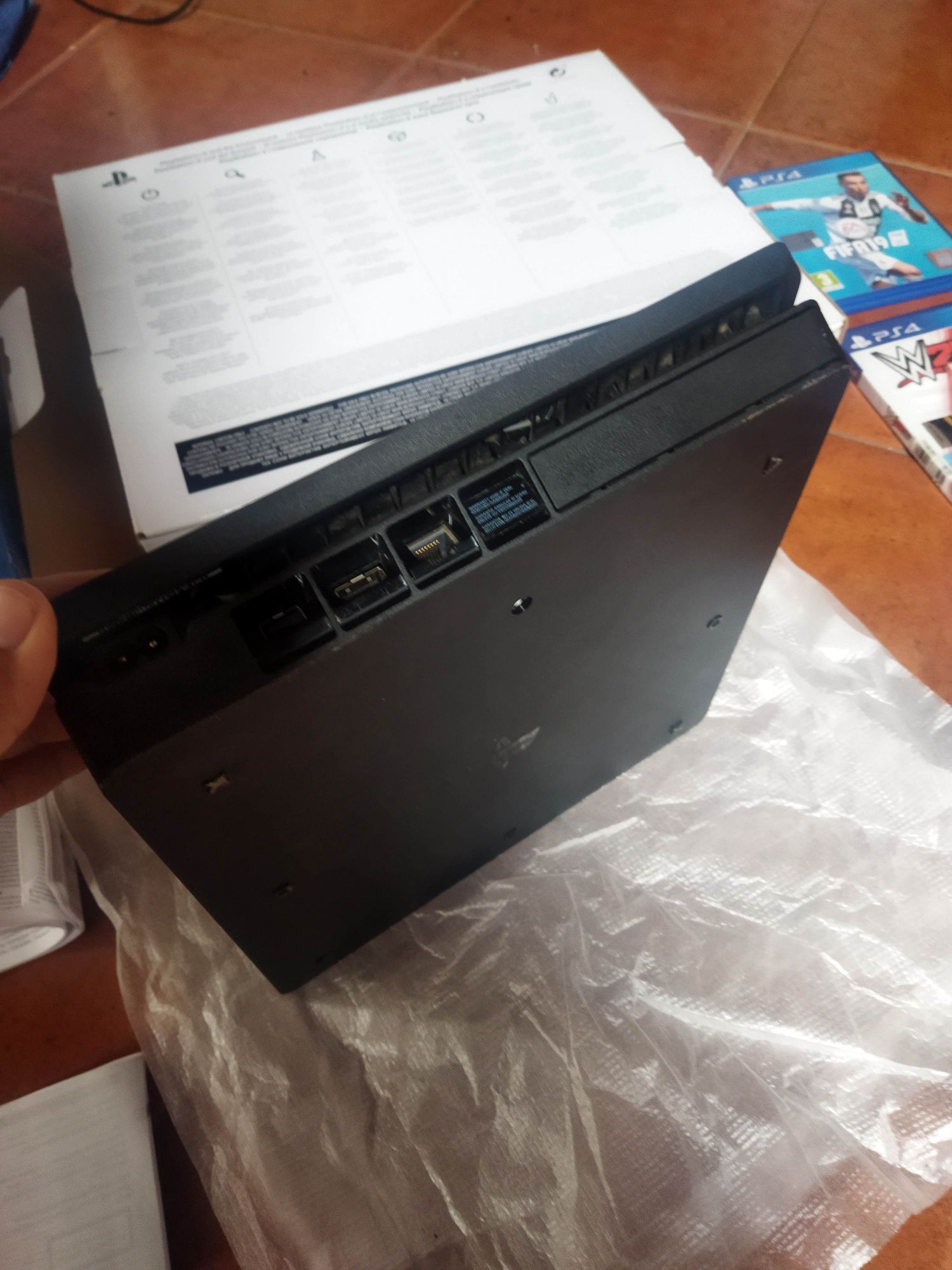 Consola original Sony playstation 4 PS4 slim como nova + caixa + jogos