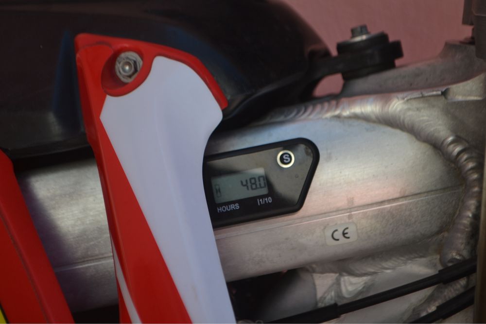 Honda CRF250R 2008 2 escapes