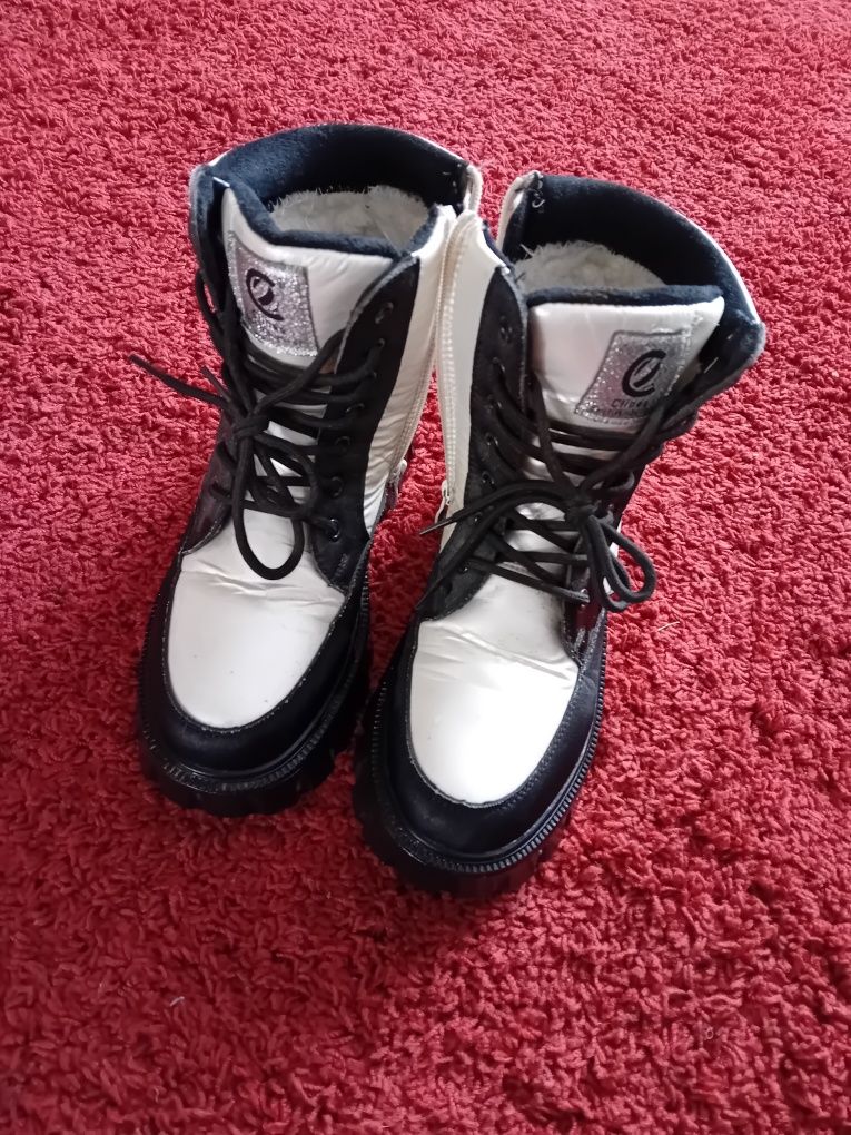 Sprzedam buty zimowe śniegowce