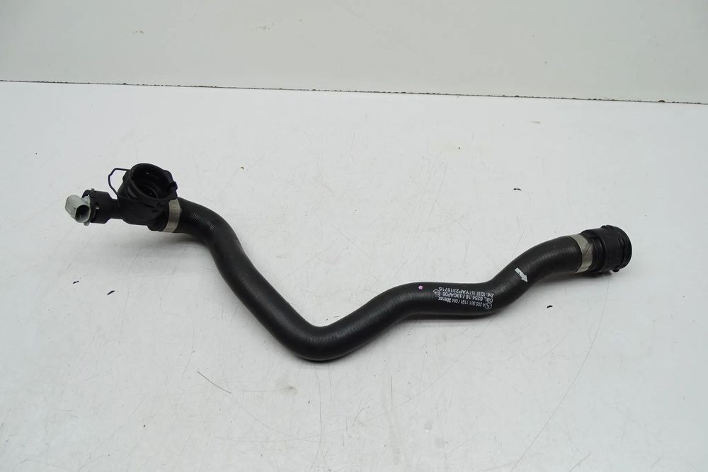 Mercedes C Klasa W205 Rura Przewód wody A2055011191