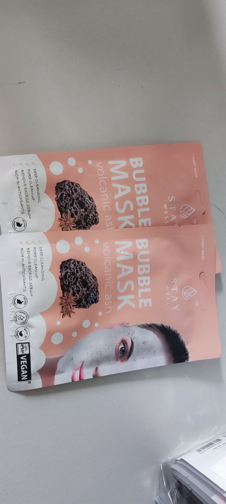 2x Stay Well Bubble Mask