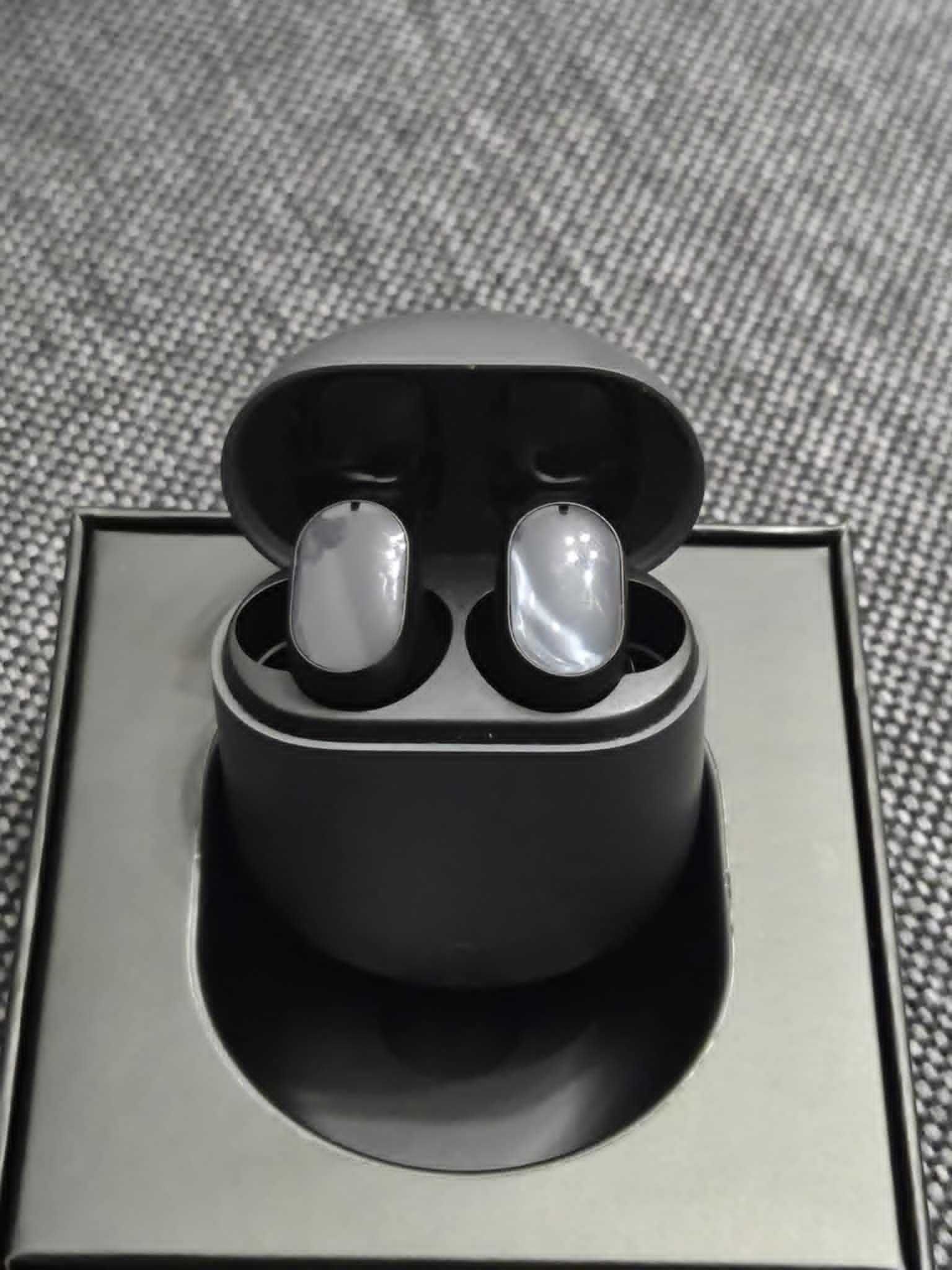 Słuchawki Xiaomi Redmi Buds 3 Pro używane, stan idealny, na gwarancji