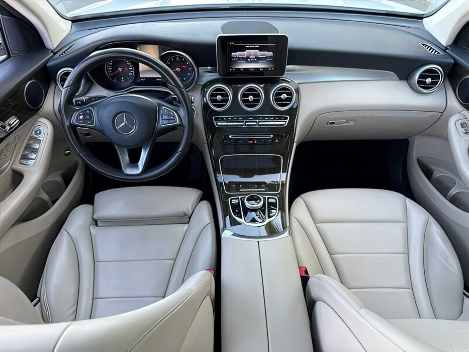 Mercedes-Benz GLC 300      2017