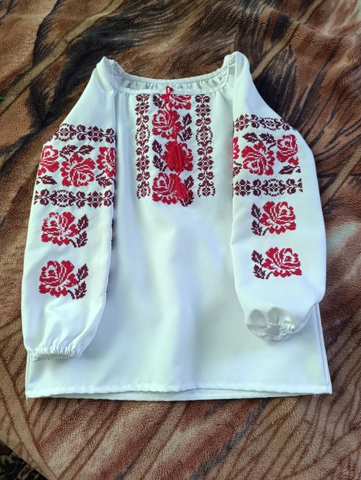 Вишита сорочка на дівчинку