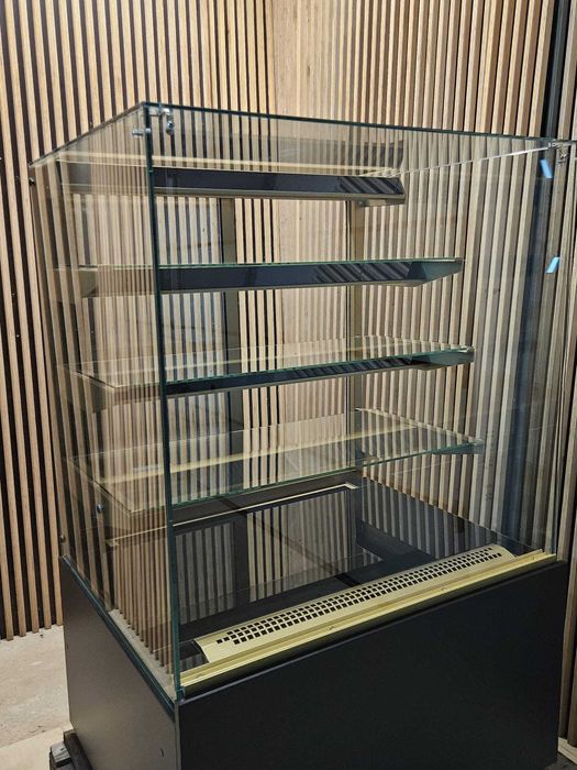 Witryna lada chłodnicza cukiernicza  90cm czarno złota