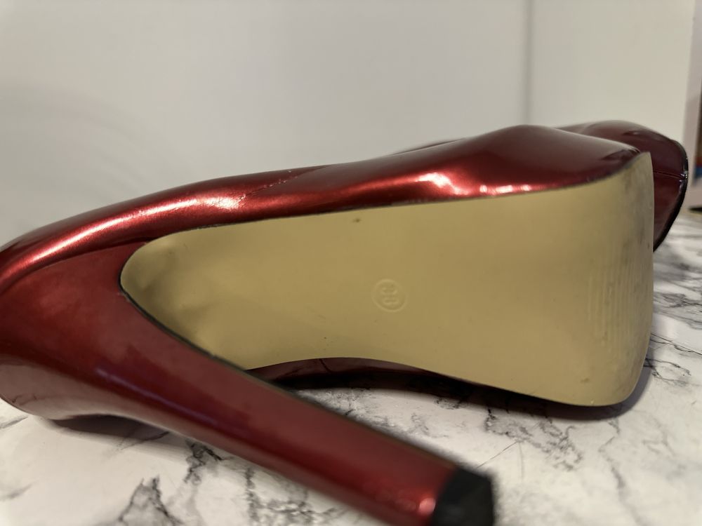 Sapato alto vermelho tamanho 38