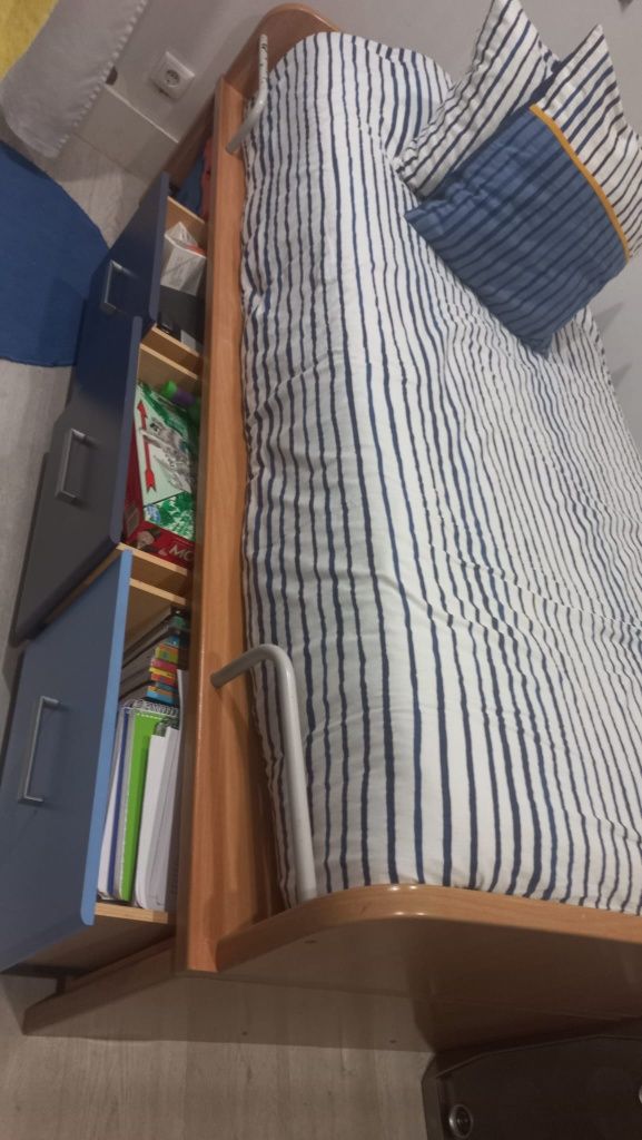 Cama com 4 gavetões