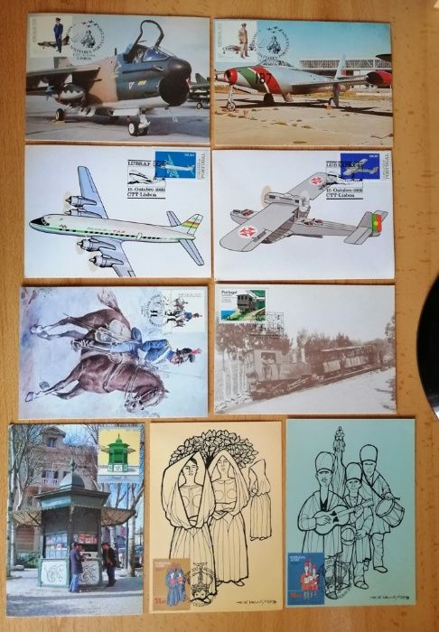 Envelopes e postais com selos carimbados