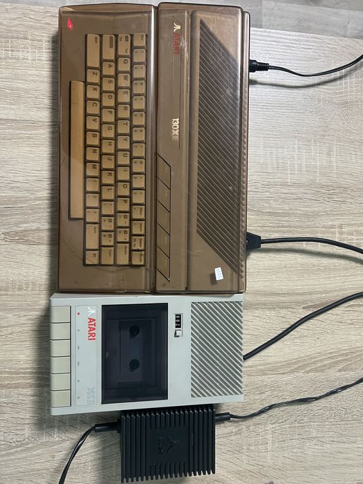 #1672 Atari 130XE XC11 zasilacz klawiatura konsola magnetofon odtwarza