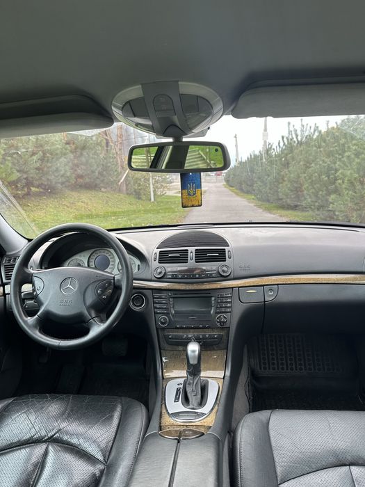 Продам мерс 211 2.7 диз аатомат НЕРОЗМИТНЕНА