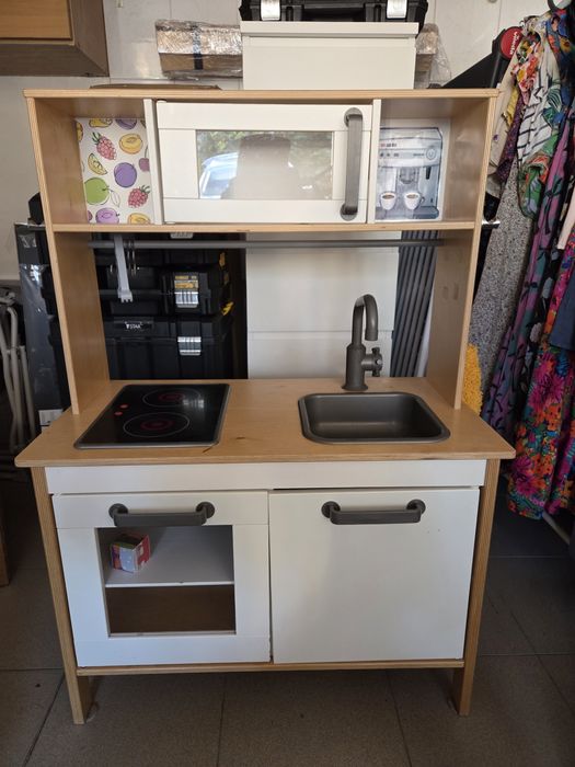 Drewniana kuchnia i zabawki kuchenne mega