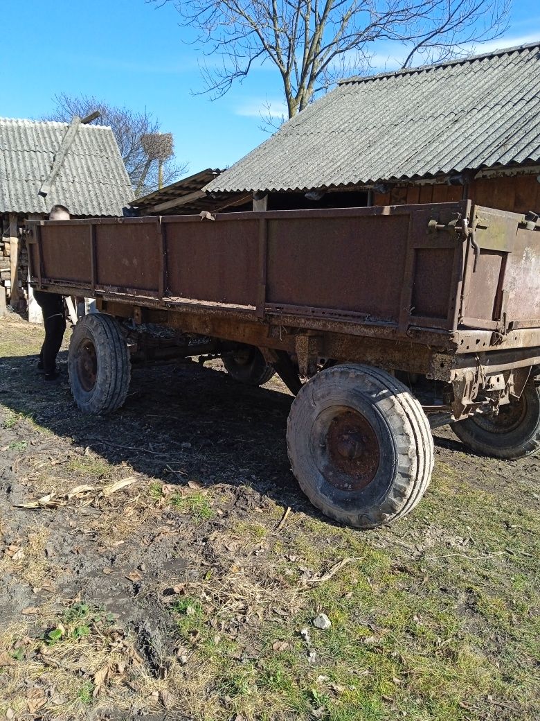 Продам тракторний прицеп 2 птс4