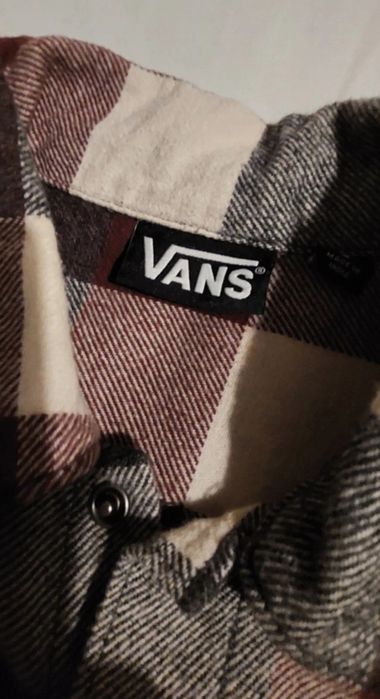 Camisa Vans. Modelo largo.