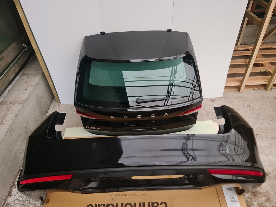 Klapa bagaznika zderzak tylny octavia IV lift.  24 rok . Lf9R . Igła.