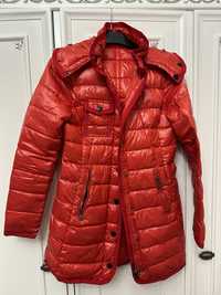 Продам пуховик moncler