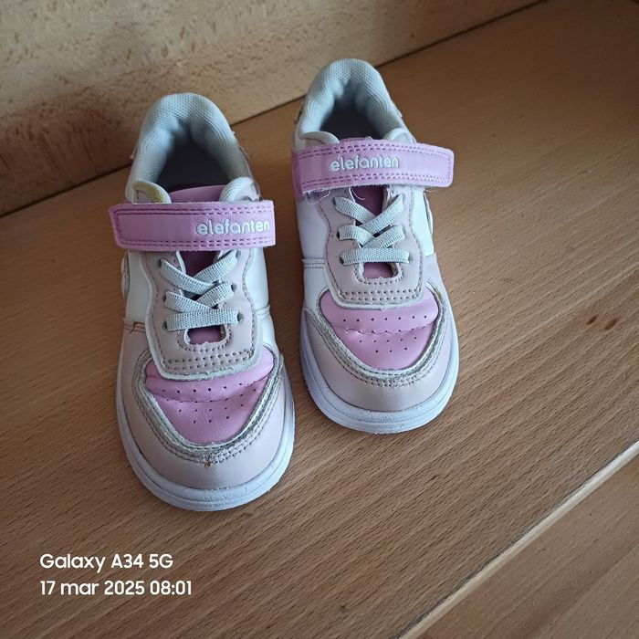 Sneakersy adidasy dla dziewczynki 26