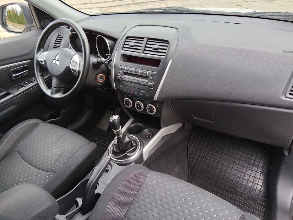 Mitsubishi ASX bardzo wygodny SUV crossover 2WD, isofix, z Niemiec