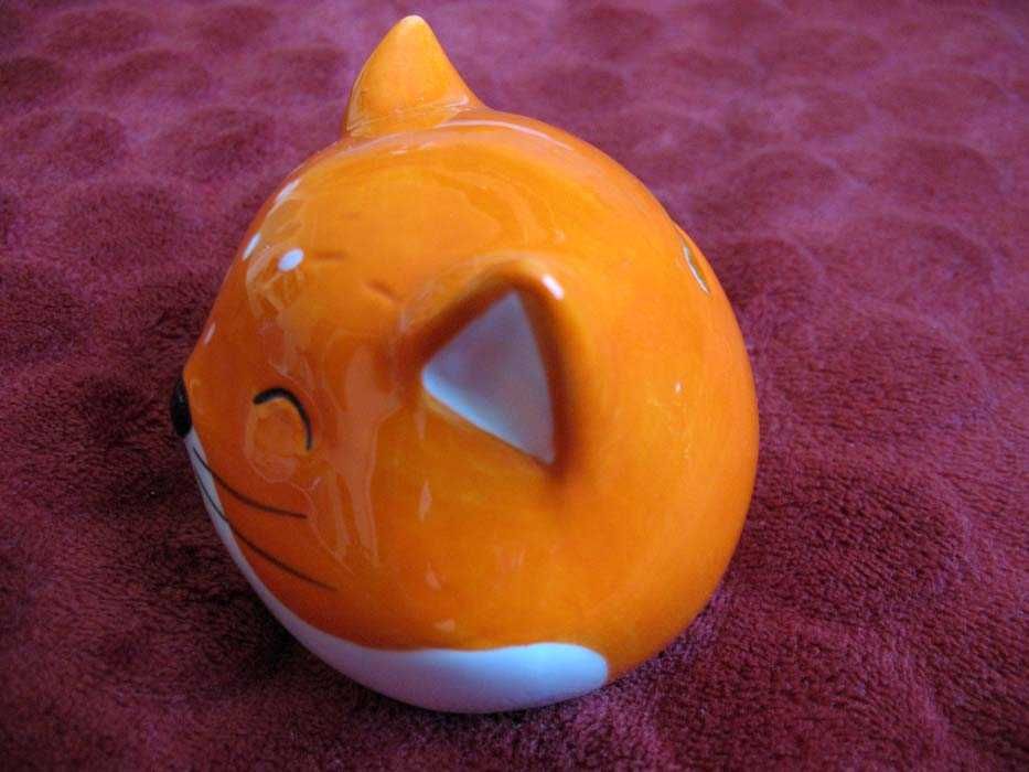 Lis - rudzielec - skarbonka - 7 x 9 x 7 cm Porcelana