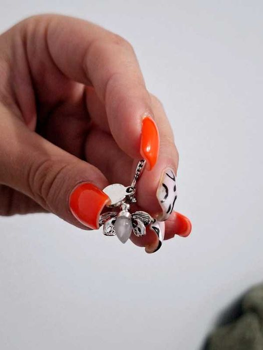 Charm's Zawieszka Świetlik świecący w ciemności