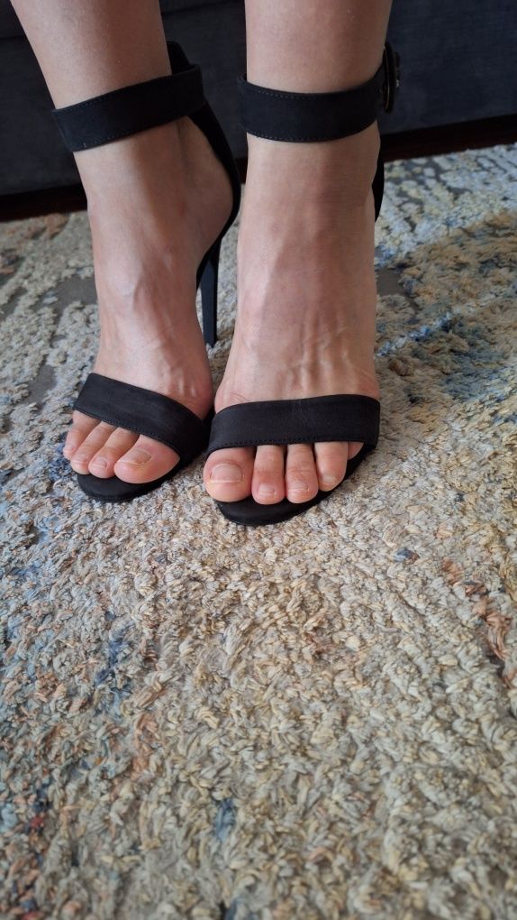 Buty na obcasie Carini 38