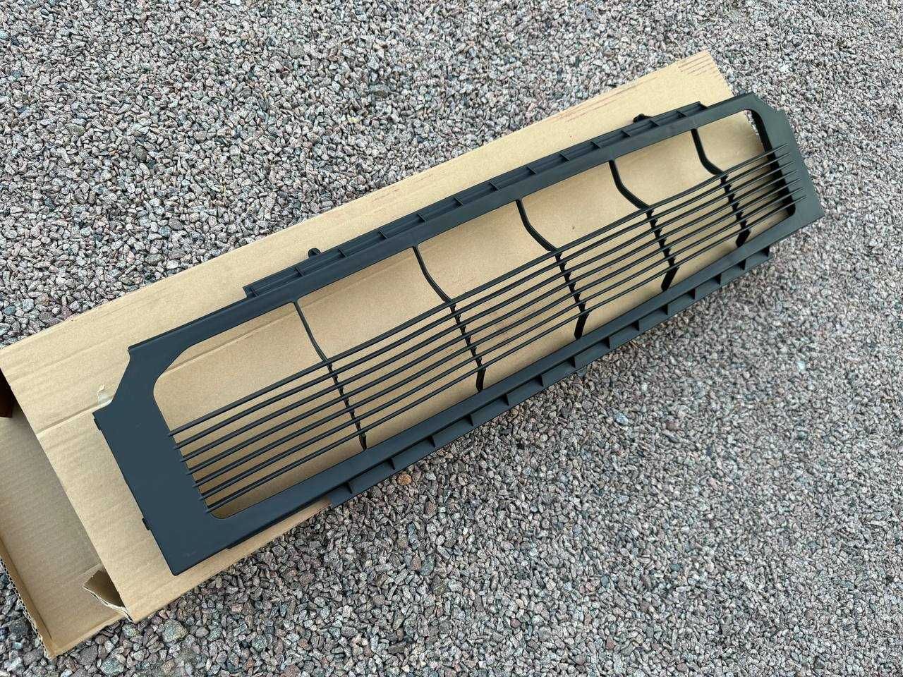 решітка в бампер Model S 105802200B решетка бампера модел S 16-20