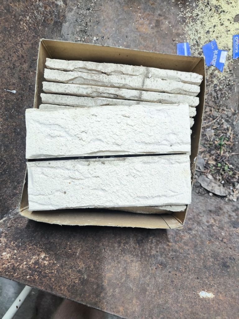 Sprzedam 16 kartonów klinkieru biały piaskowiec 8m2