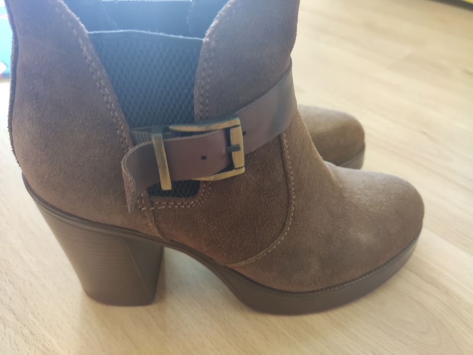 Botas castanhas mulher
