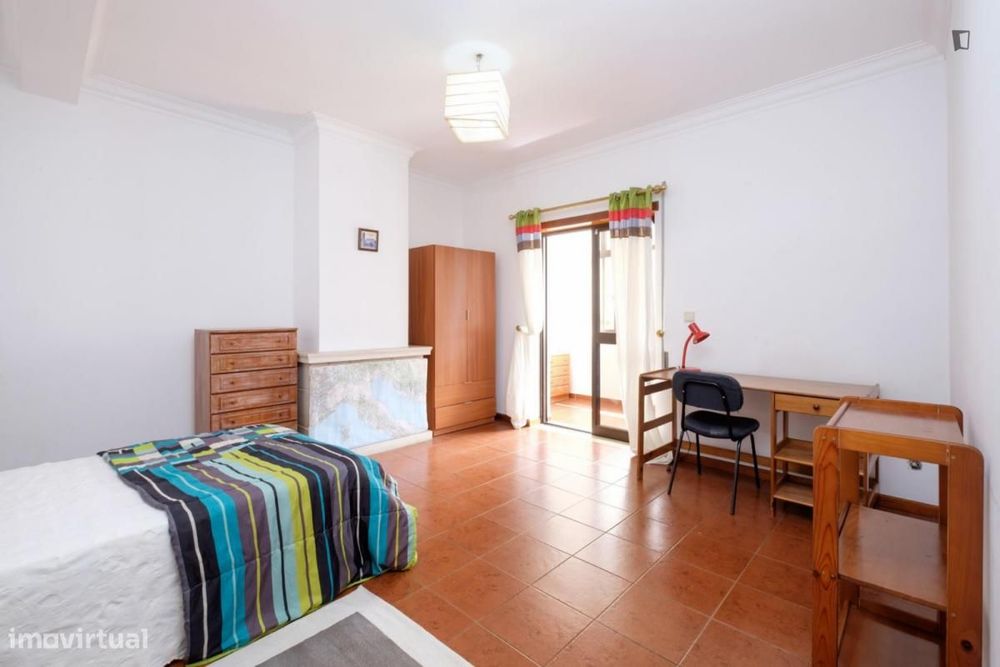 Quarto - localizado em Conchada Coimbra