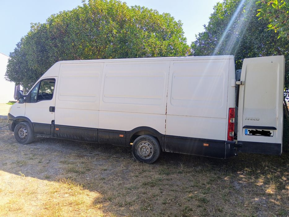 Iveco Daily 2014 • Motor fiável • 8500 negociável