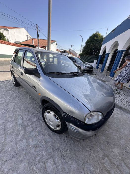 Vendo barato carro todo documentado .