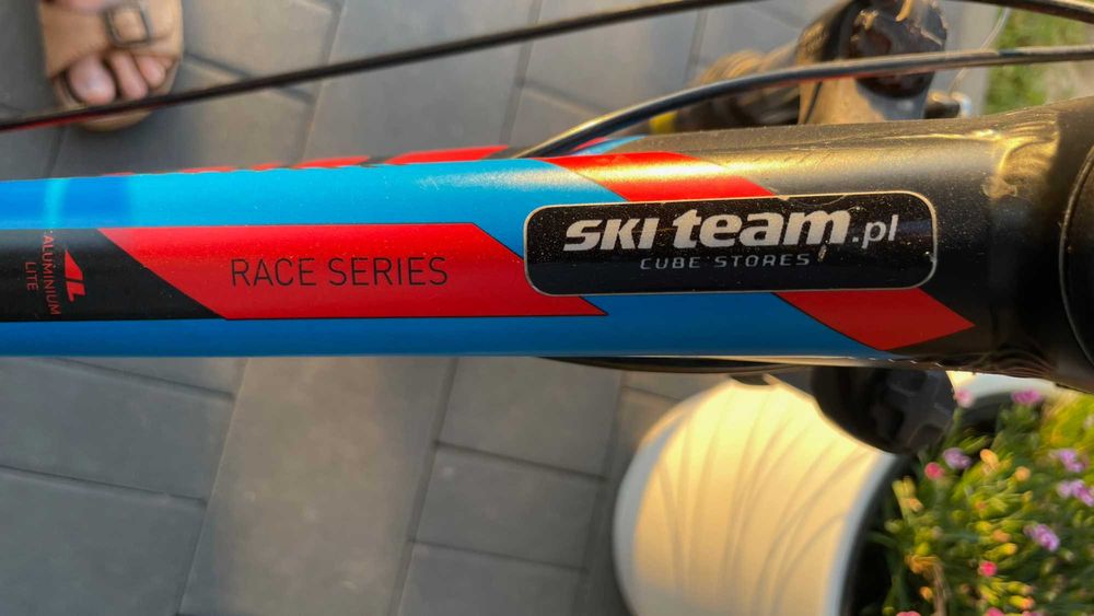 Cube Race Series 24" rower (dziecięco-młodzieżowy)